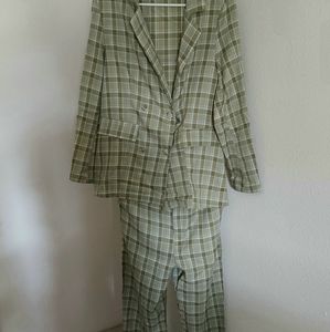 Lashnextdoor "as if set"